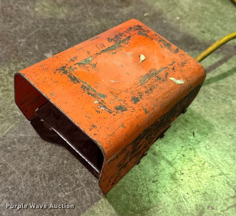 image for item EN0592 Ridgid 300-T2 pipe threader