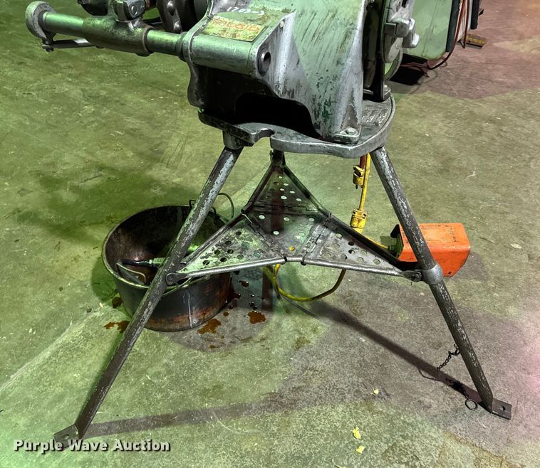 image for item EN0592 Ridgid 300-T2 pipe threader