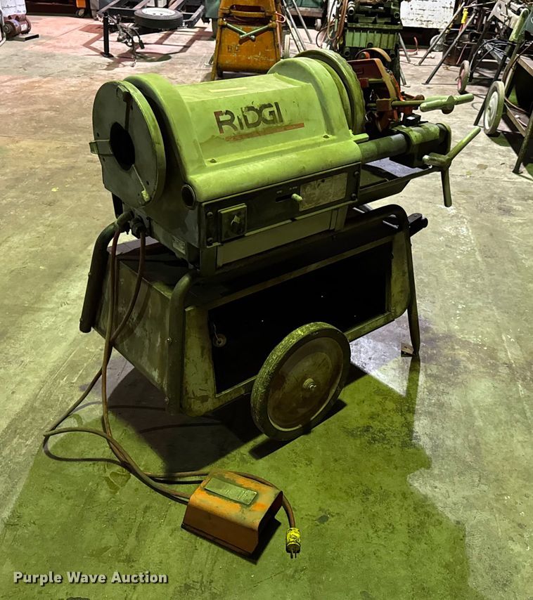 image for item EN0601 Ridgid 1224 pipe threader