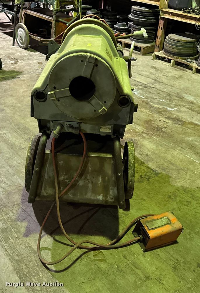 image for item EN0601 Ridgid 1224 pipe threader