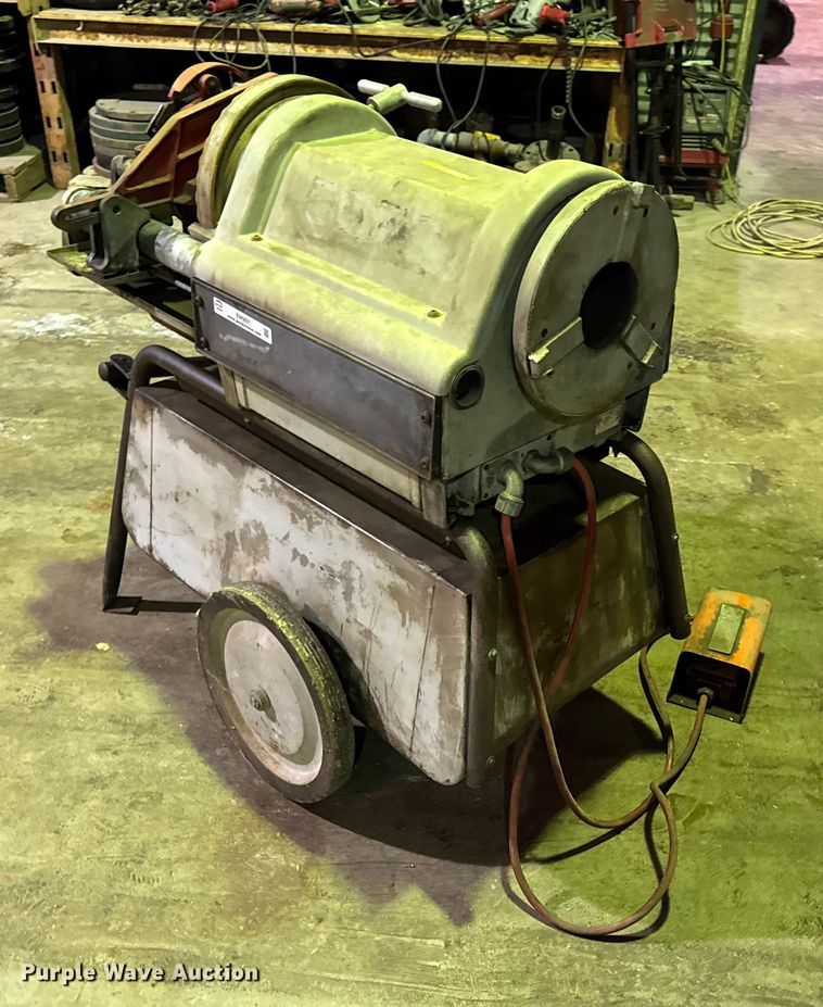 image for item EN0601 Ridgid 1224 pipe threader