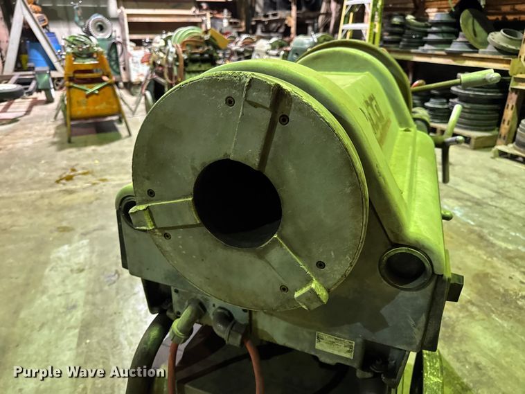 image for item EN0601 Ridgid 1224 pipe threader