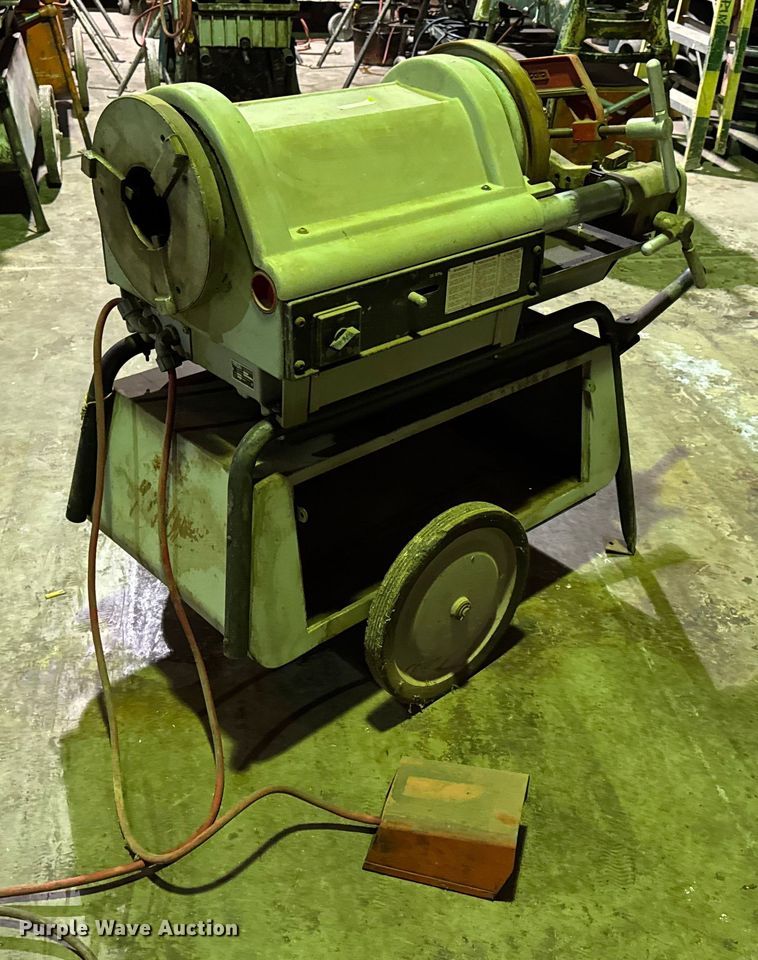 image for item EN0602 Ridgid 1224 pipe threader