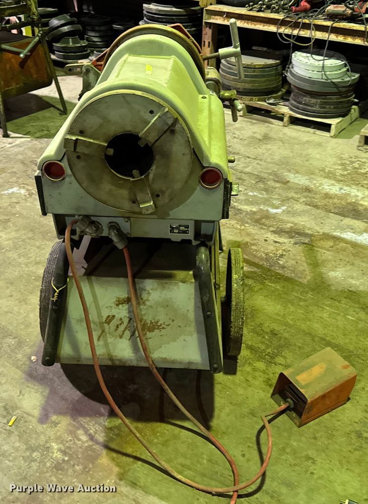 image for item EN0602 Ridgid 1224 pipe threader