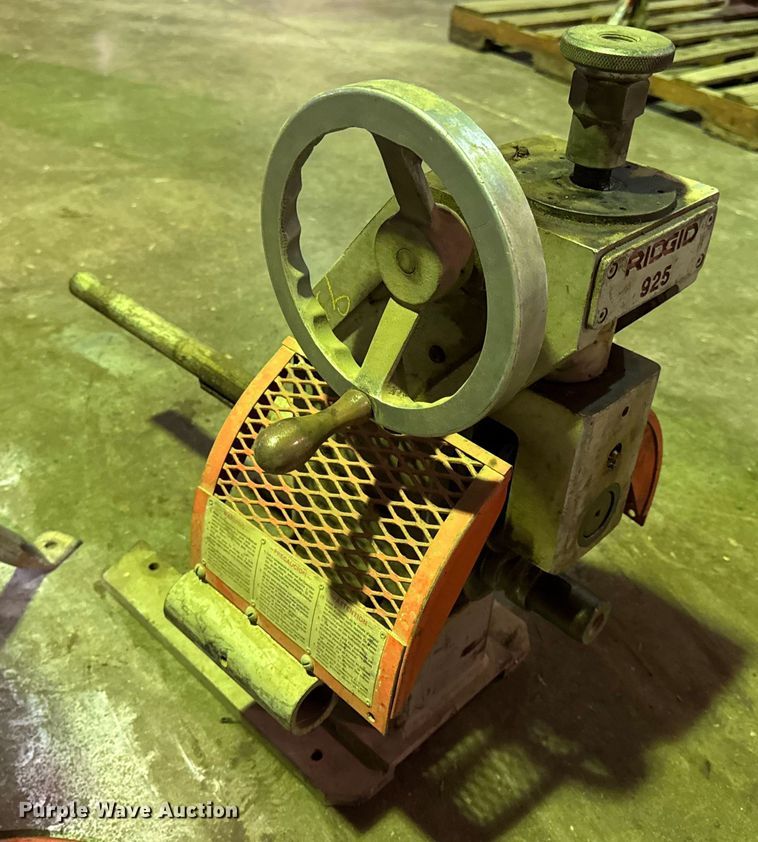 image for item EN0603 (3) assorted tools