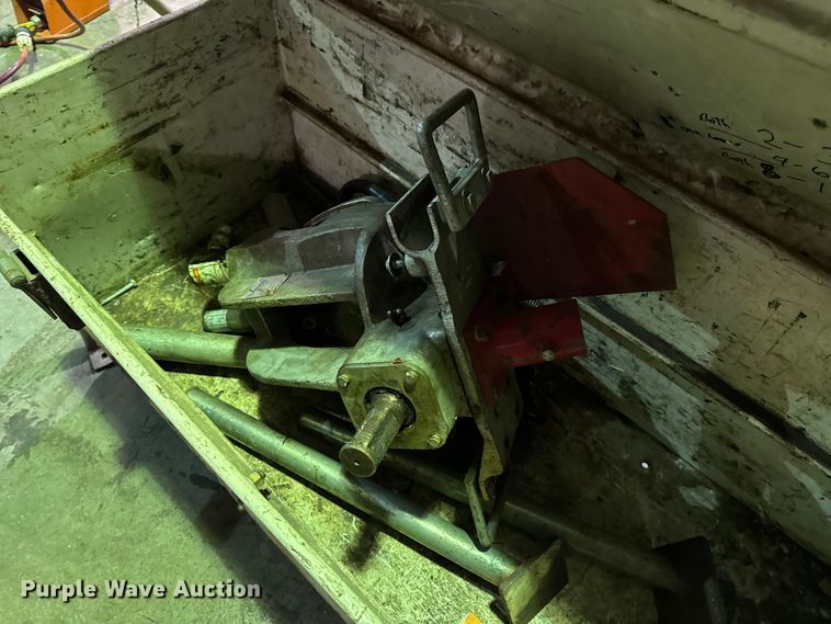 image for item EN0603 (3) assorted tools