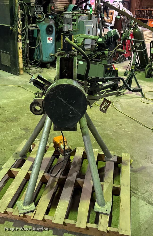 image for item EN0605 Victaulic VE-416-FSD roll groover