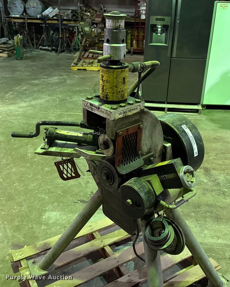 image for item EN0605 Victaulic VE-416-FSD roll groover