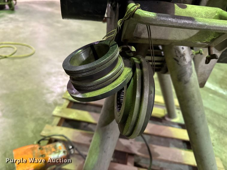 image for item EN0605 Victaulic VE-416-FSD roll groover