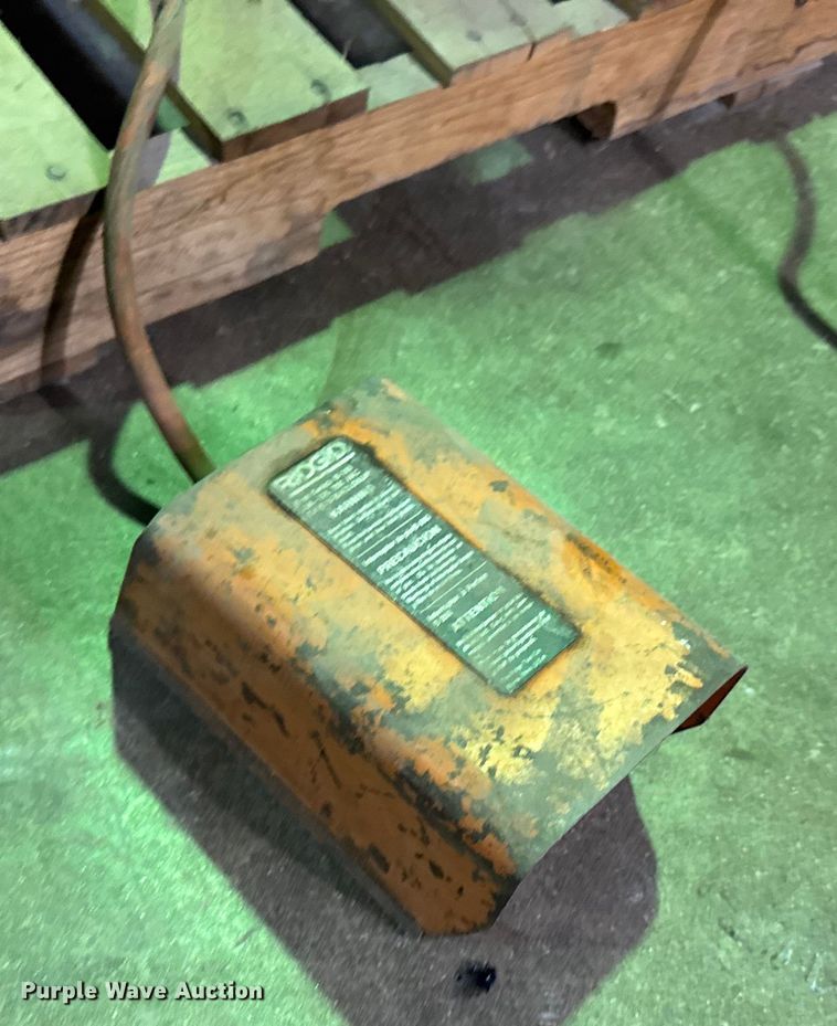 image for item EN0607 (2) roll groovers