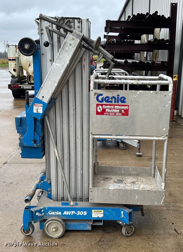 image for item EN0610 Genie AWP-30S vertical lift