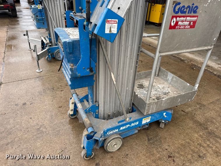 image for item EN0610 Genie AWP-30S vertical lift