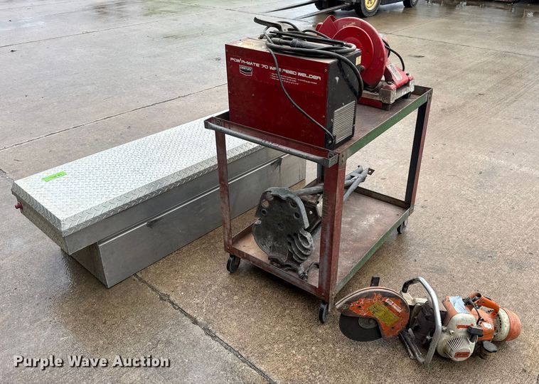 image for item EN0611 Assorted tools