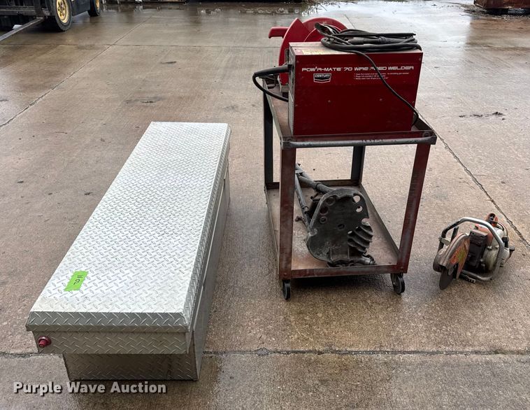 image for item EN0611 Assorted tools