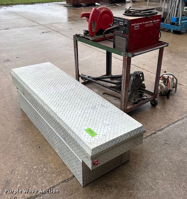 image for item EN0611 Assorted tools