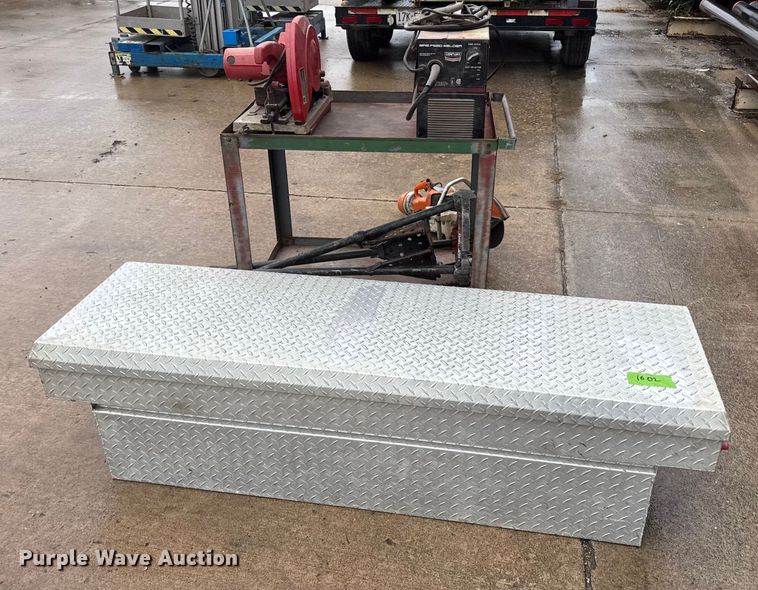 image for item EN0611 Assorted tools