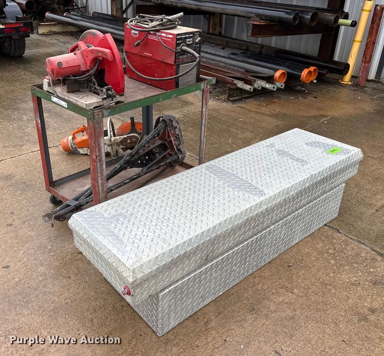 image for item EN0611 Assorted tools