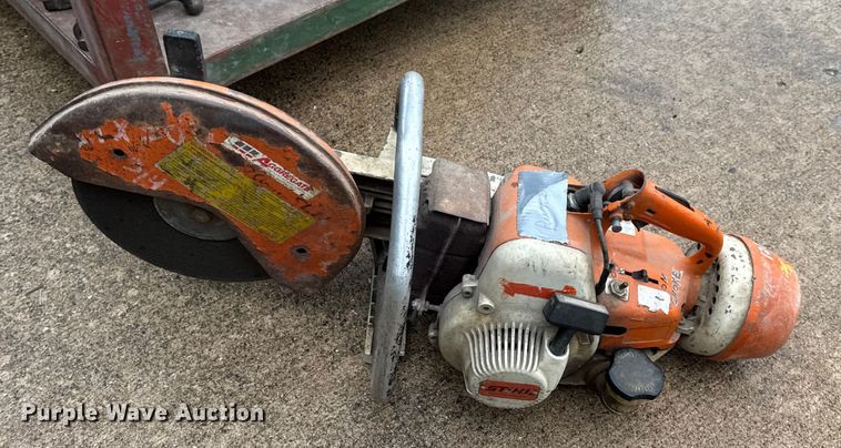 image for item EN0611 Assorted tools