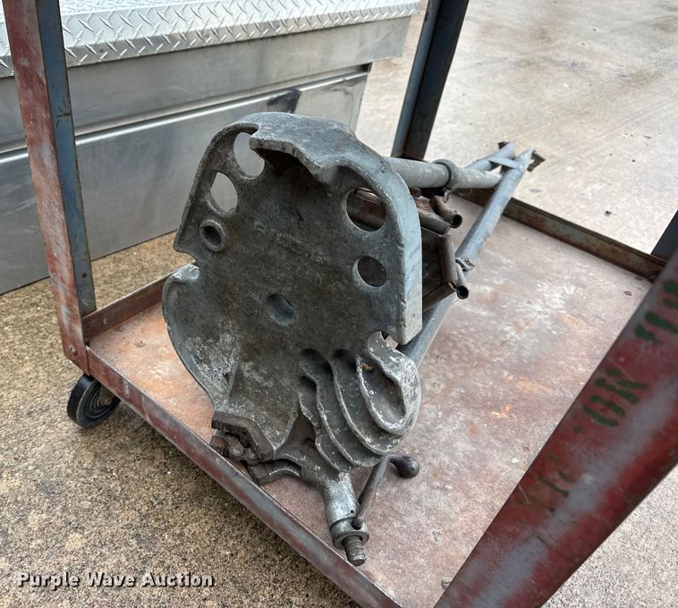 image for item EN0611 Assorted tools