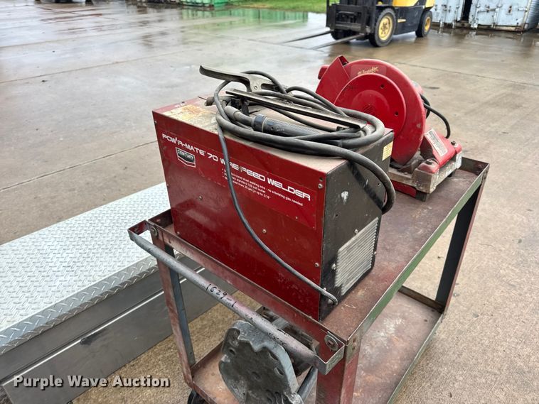 image for item EN0611 Assorted tools