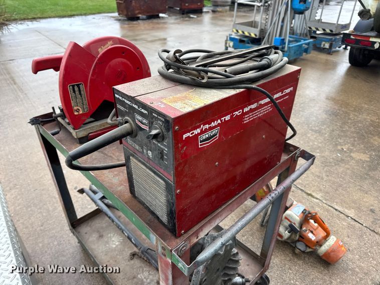 image for item EN0611 Assorted tools