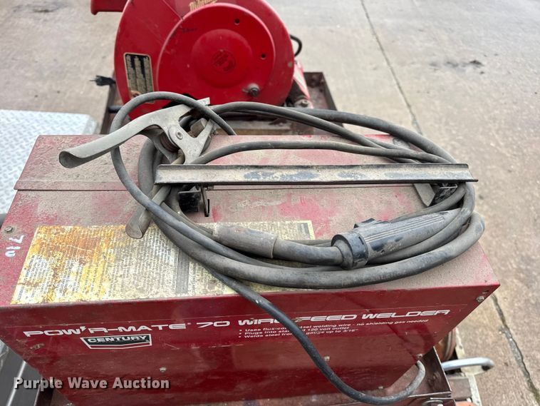 image for item EN0611 Assorted tools