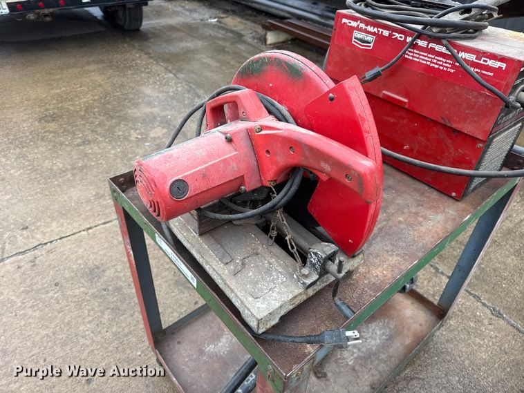 image for item EN0611 Assorted tools