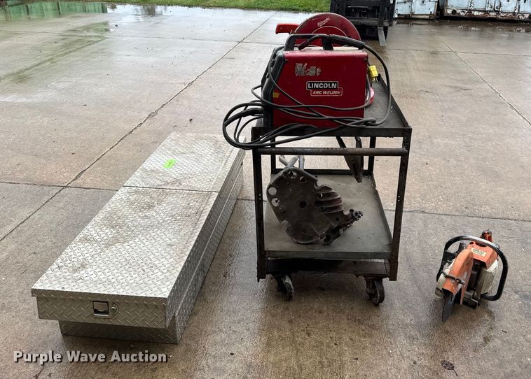 image for item EN0612 Assorted tools