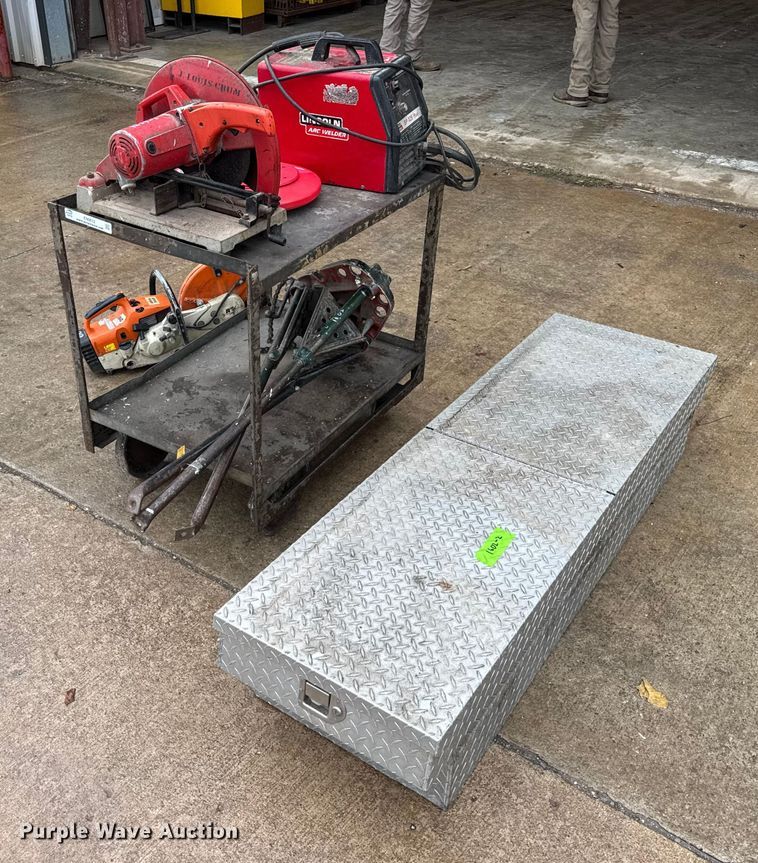 image for item EN0612 Assorted tools