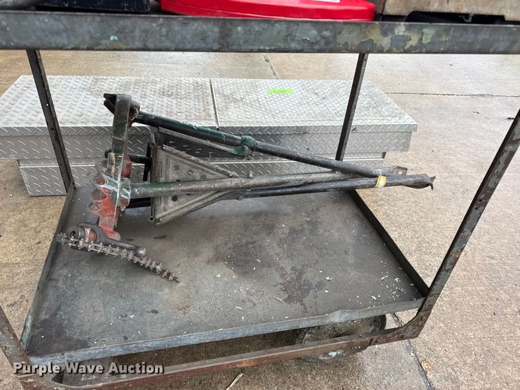 image for item EN0612 Assorted tools