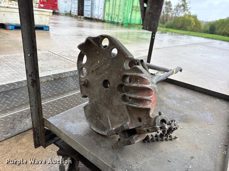 image for item EN0612 Assorted tools