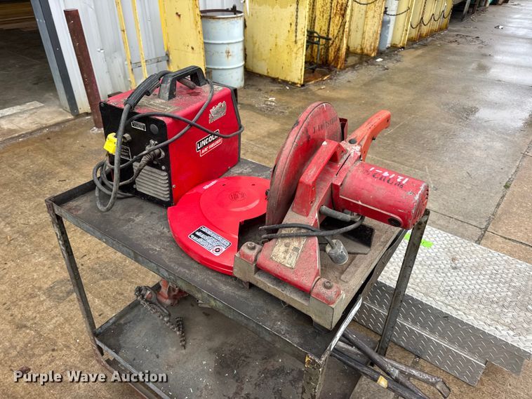 image for item EN0612 Assorted tools