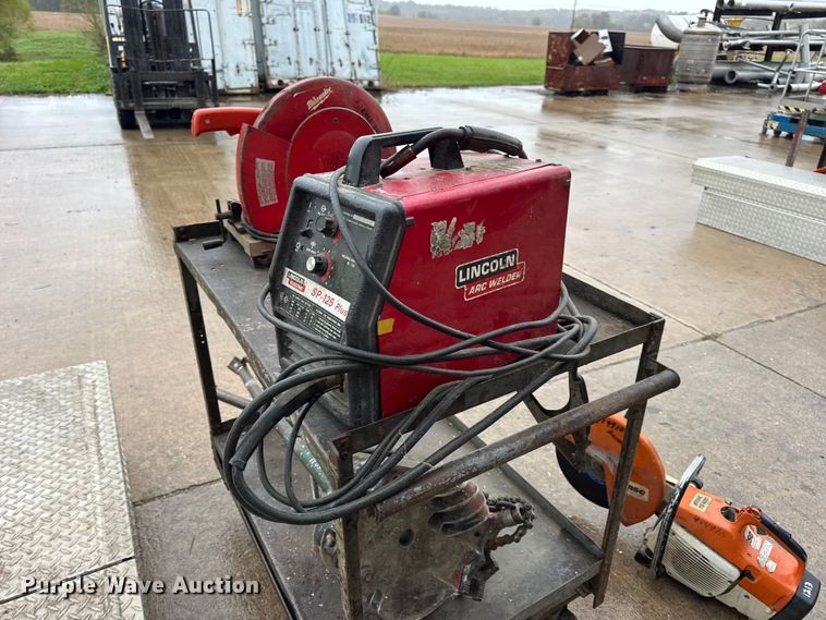 image for item EN0612 Assorted tools