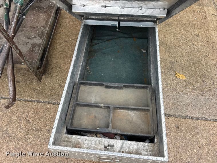 image for item EN0612 Assorted tools