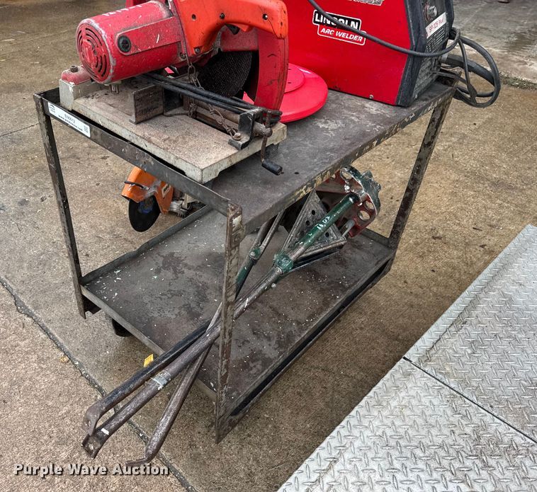 image for item EN0612 Assorted tools