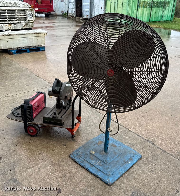 image for item EN0613 Assorted tools