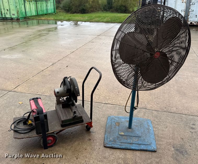 image for item EN0613 Assorted tools