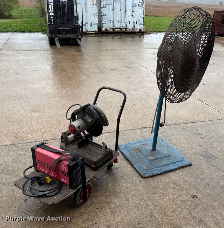 image for item EN0613 Assorted tools