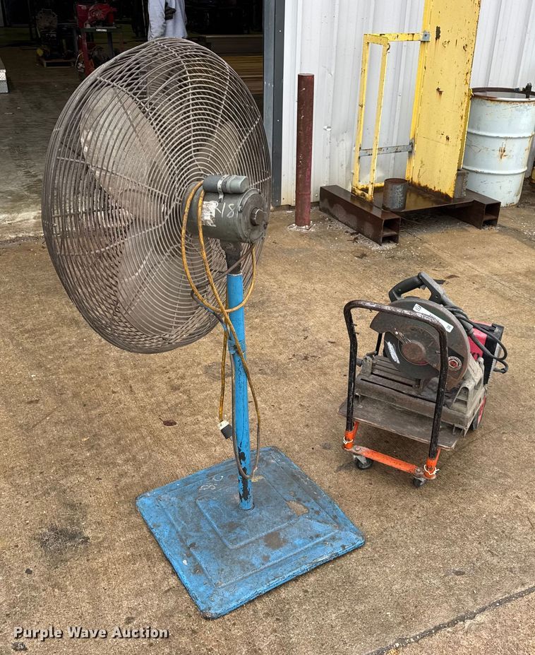 image for item EN0613 Assorted tools