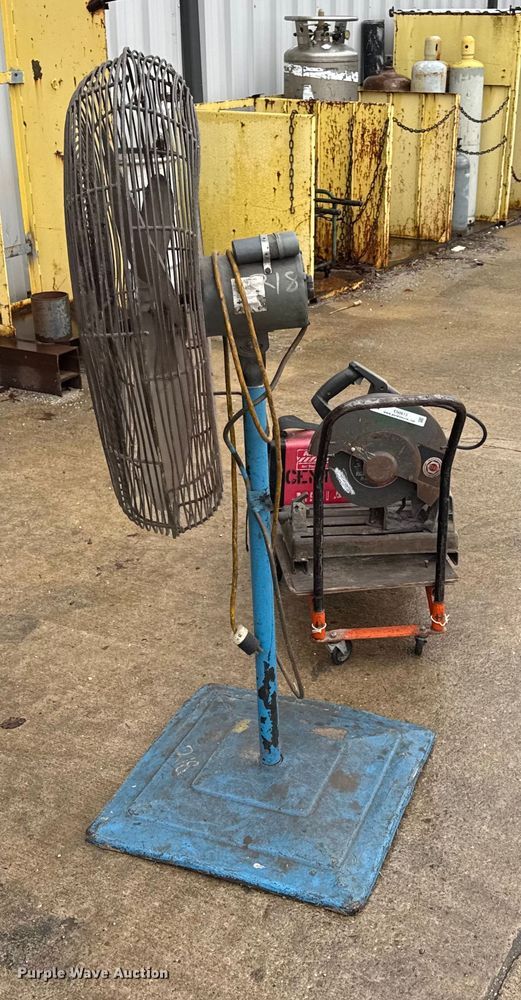 image for item EN0613 Assorted tools