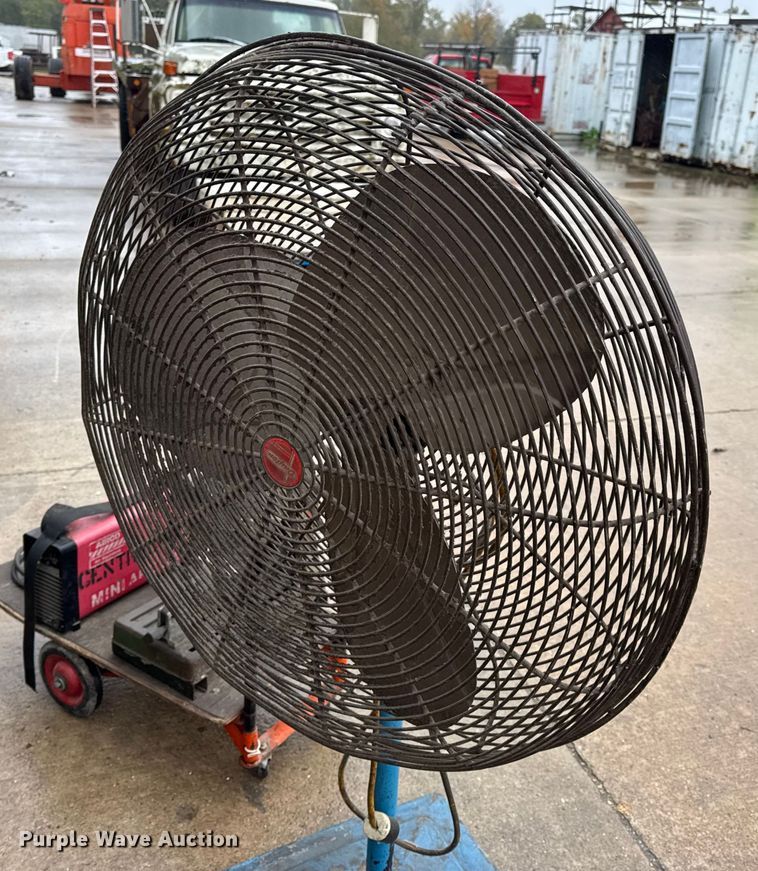 image for item EN0613 Assorted tools