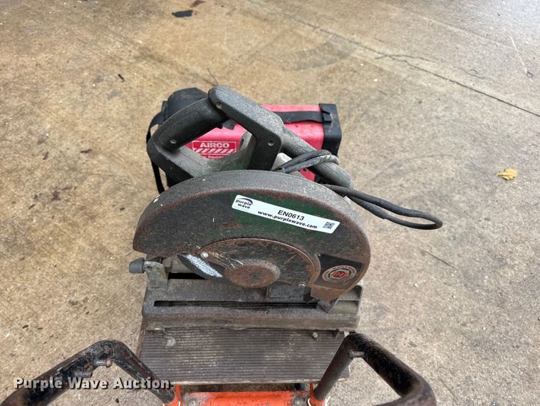 image for item EN0613 Assorted tools