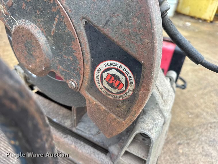 image for item EN0613 Assorted tools