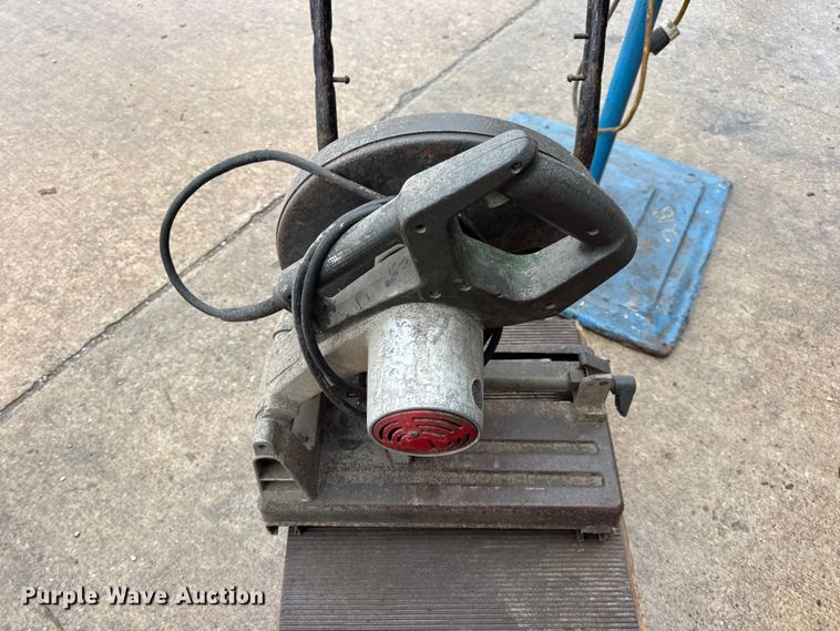 image for item EN0613 Assorted tools