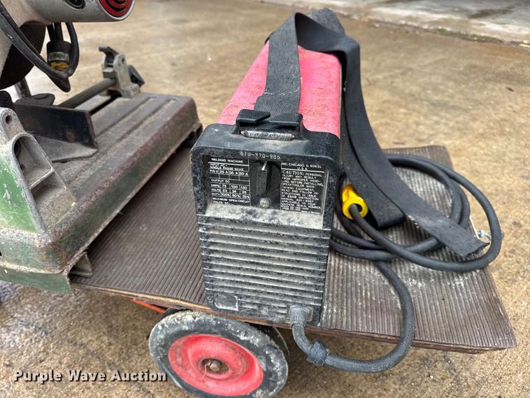 image for item EN0613 Assorted tools