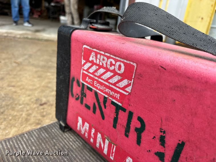 image for item EN0613 Assorted tools