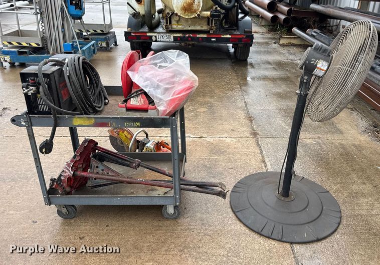 image for item EN0614 Assorted tools