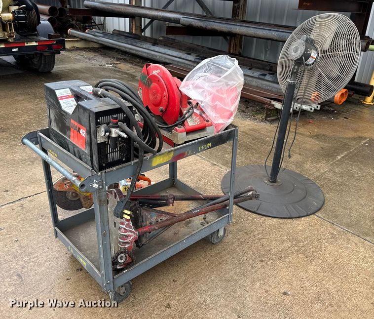 image for item EN0614 Assorted tools