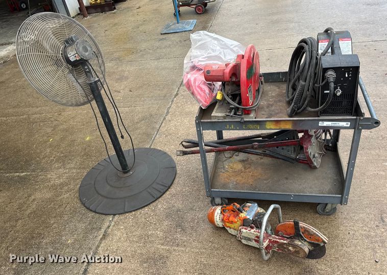 image for item EN0614 Assorted tools