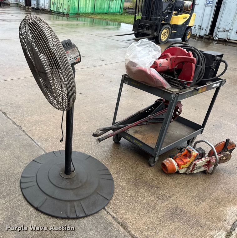 image for item EN0614 Assorted tools